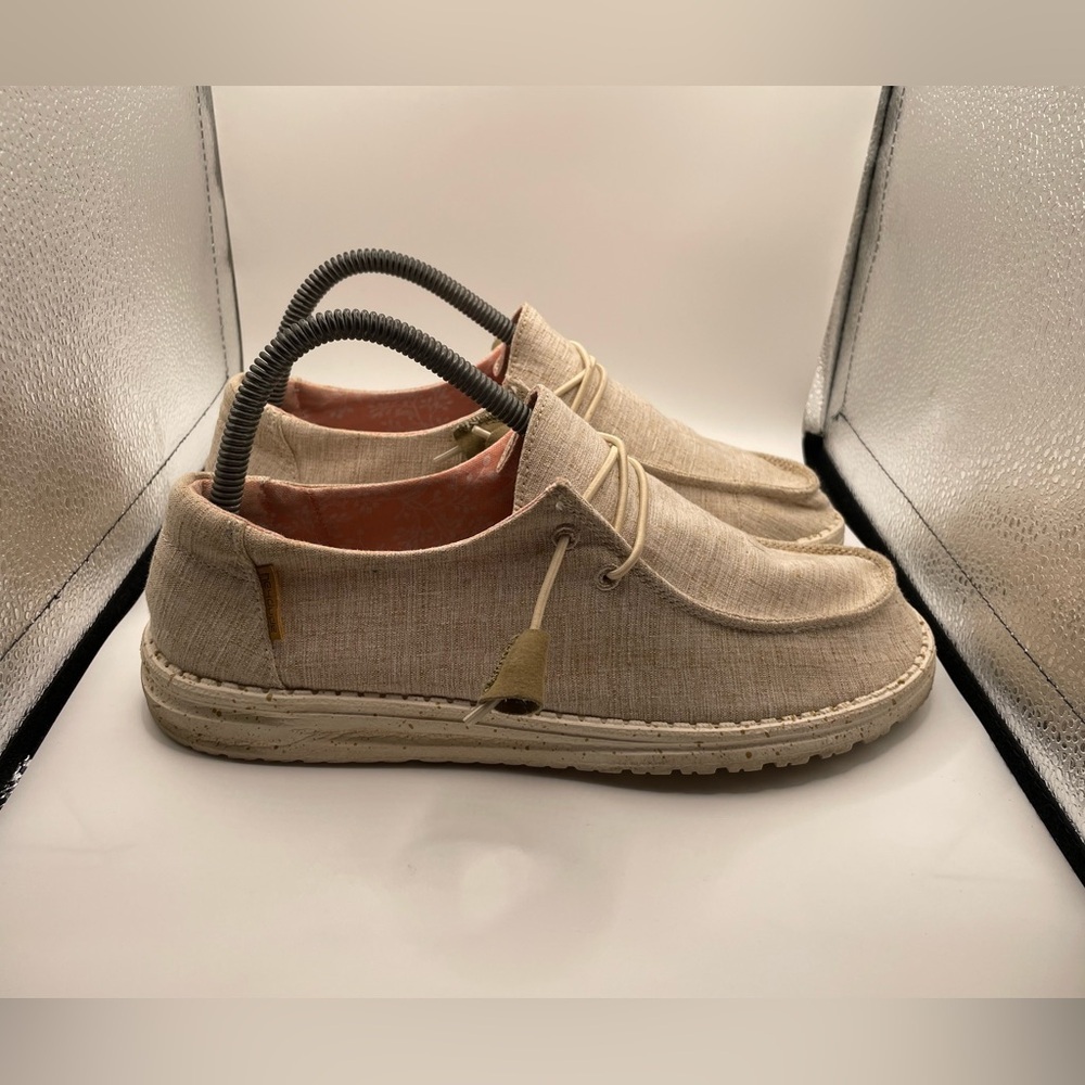 Hey Dude Wendy Chambray White loafers women’s size 8 - Picture 2 of 9